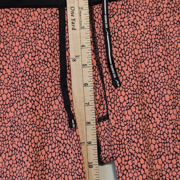 Nike Capri Leggings Dri Fit Womens Pink Printed Relay Size Small NWOT Fast Ship - Picture 7 of 16